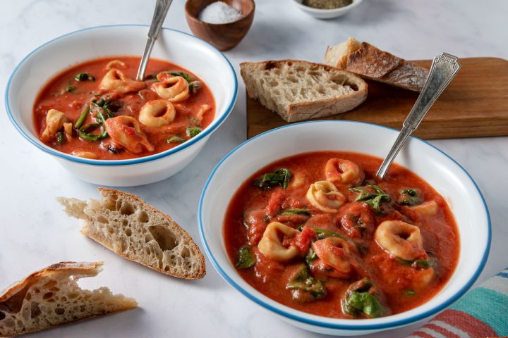Tomato Spinach Tortellini Soup